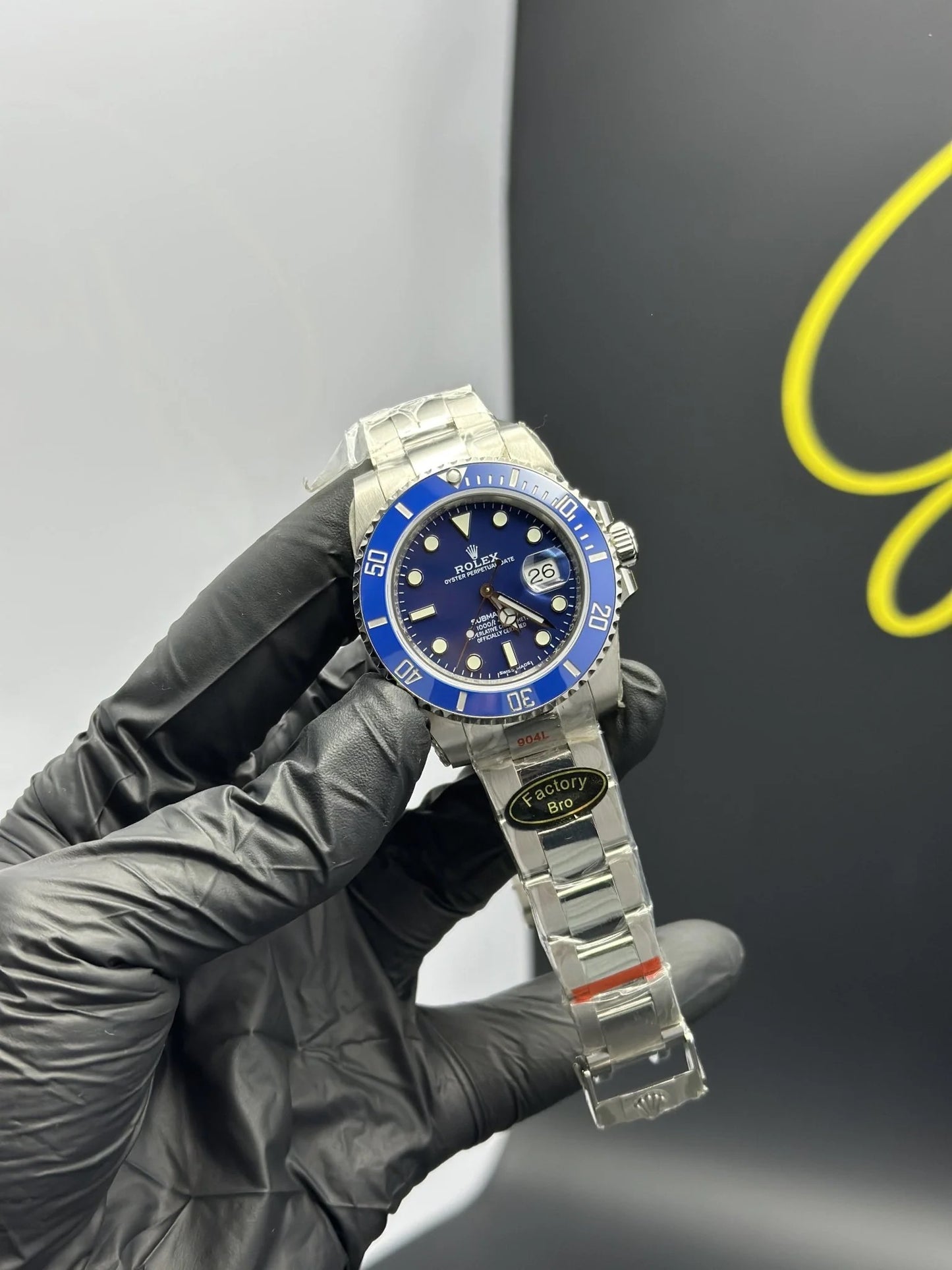 Super Clones Rolex Clean Factory Submariner Stainless Steel Silver Oyster Bracelet Smurf Dial Caliber 3235 Swiss Movement