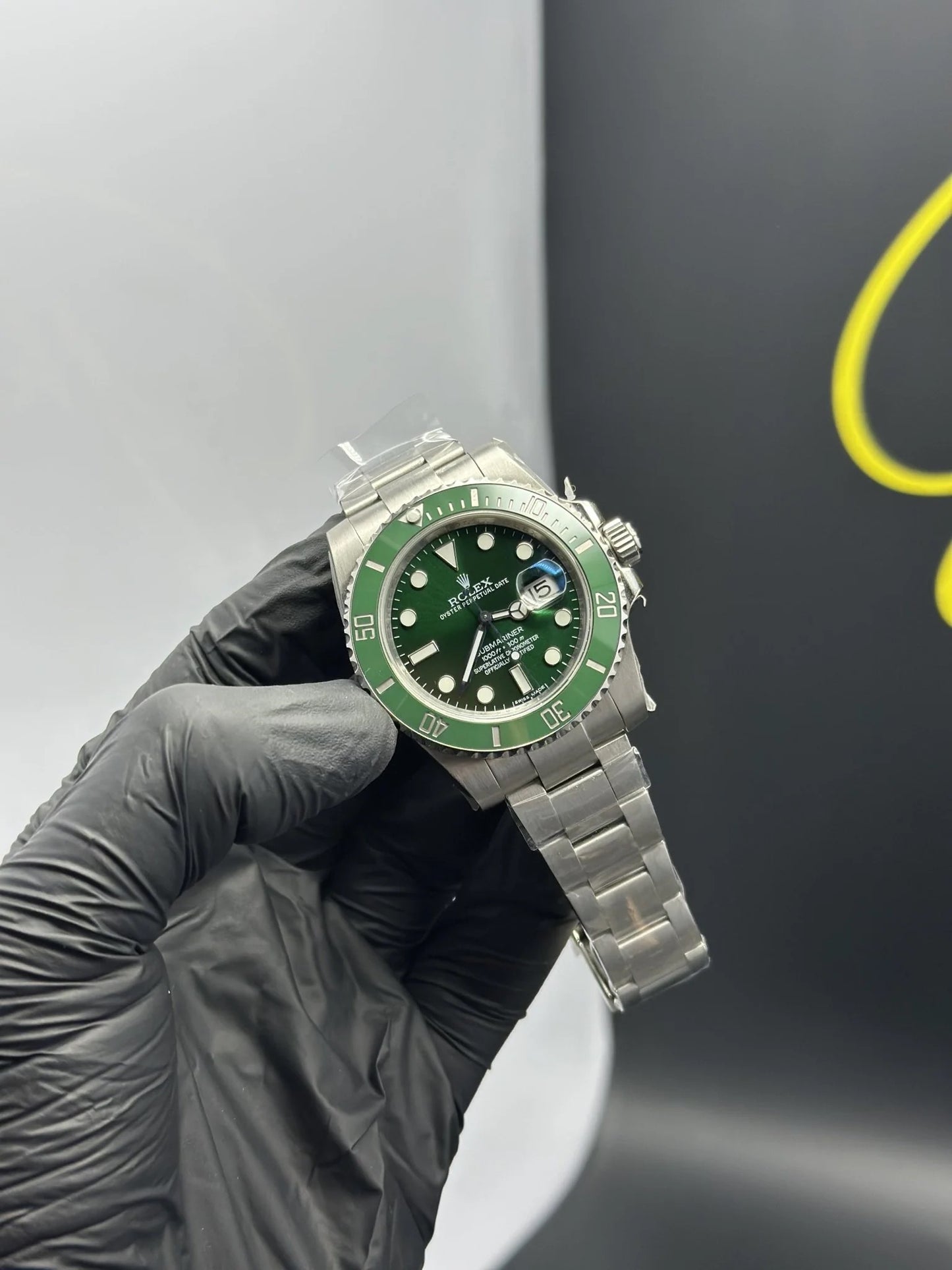 Super Clones Rolex Clean Factory Submariner Stainless Steel Silver Oyster Bracelet Hulk Dial Caliber 3235 Swiss Movement