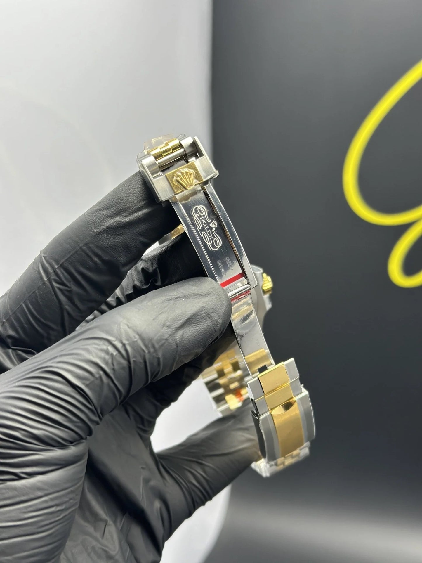 Super Clones Rolex The Most Premium ARF Factory GMT Master II Stainless Steel Silver-Gold 2 Tone Jubilee Bracelet Bruce Wayne Dial Caliber 3285 Swiss Movement